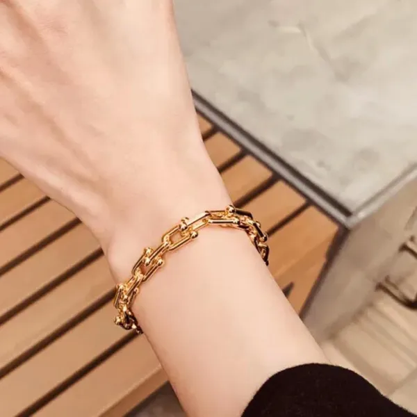 Bold_Link_Chain_Bracelet_For_Women