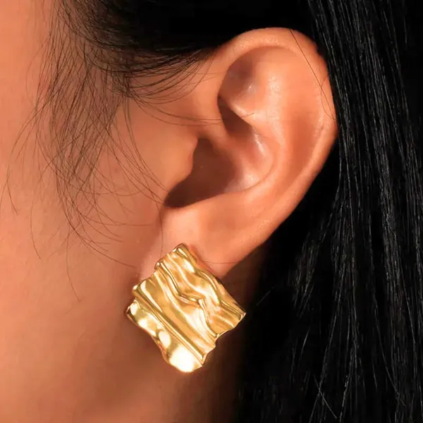 Textured_Bold_Square_Stud_Earrings
