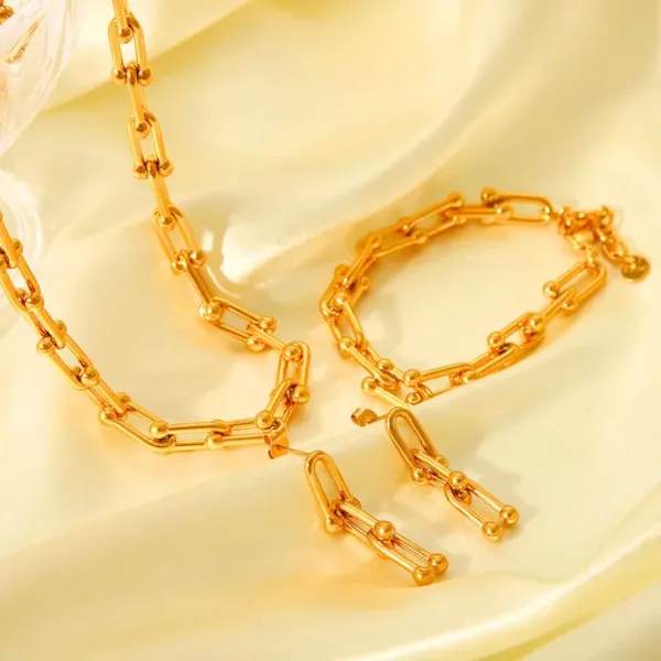 Bold_Link_Dangle_Drop_Earrings