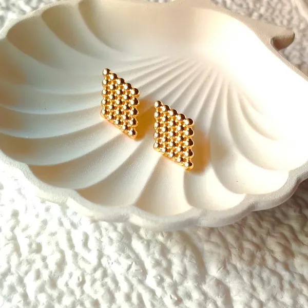 Rhombus_Beaded_Stud_Earrings