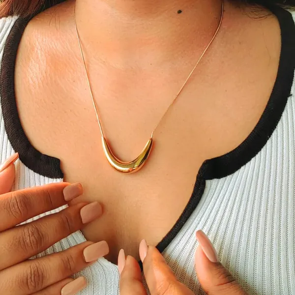Bold_U_Bar_Pendant_Necklace