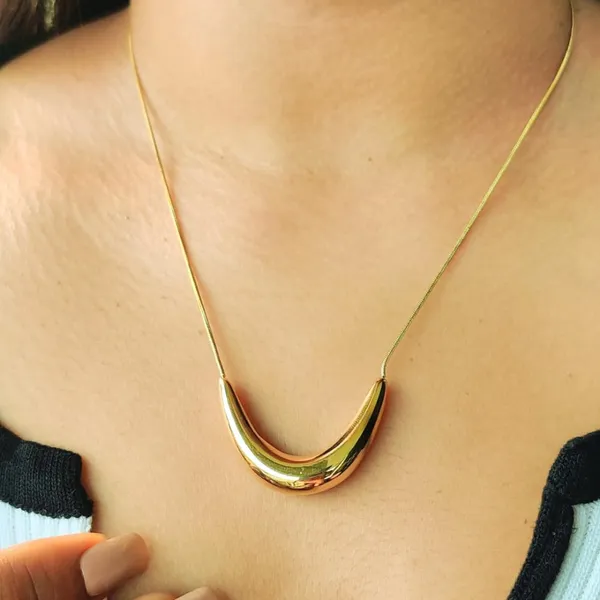 Bold_U_Bar_Pendant_Necklace