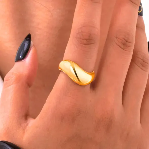 Bold_Curved_Dome_Ring