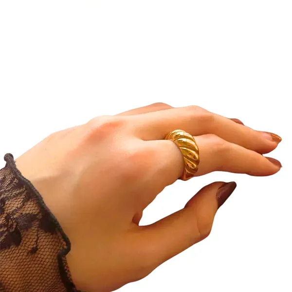 Bold_Croissant_Open_Ring