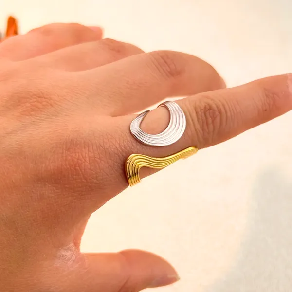 Super_Bold_Dual_Tone_Wavy_Ring