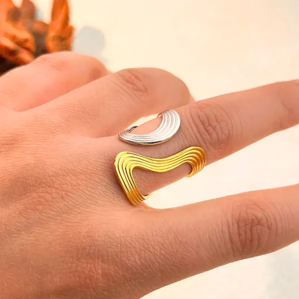 Super_Bold_Dual_Tone_Wavy_Ring