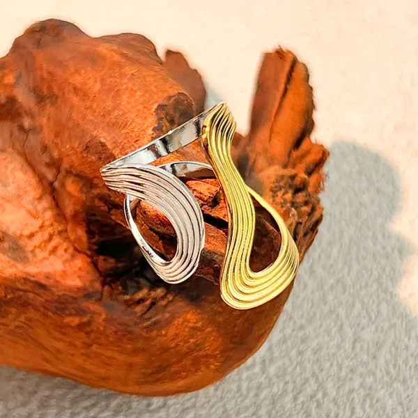 Super_Bold_Dual_Tone_Wavy_Ring