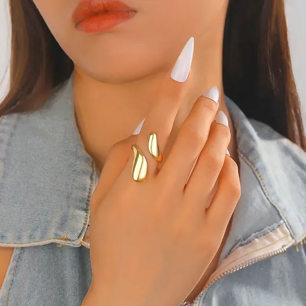 Wavy_Curve_Open_Ring