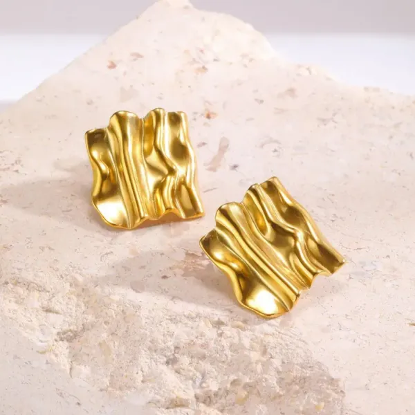 Textured_Bold_Square_Stud_Earrings
