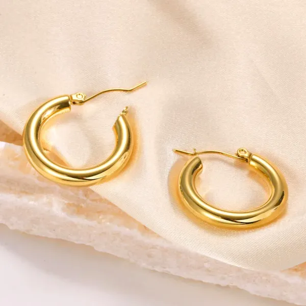 Classic_Round_Hoop_Earrings