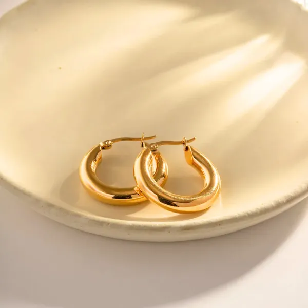 Classic_Round_Hoop_Earrings