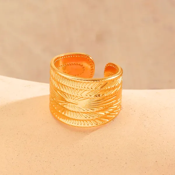 Bold_Textured_Statement_Ring