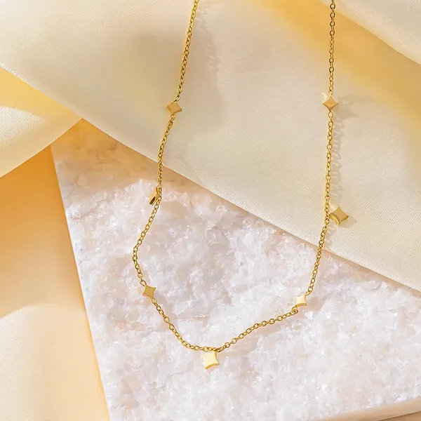 Tiny_Clover_Charms_Necklace