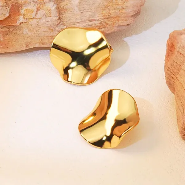 Curved_Round_Stud_Earrings