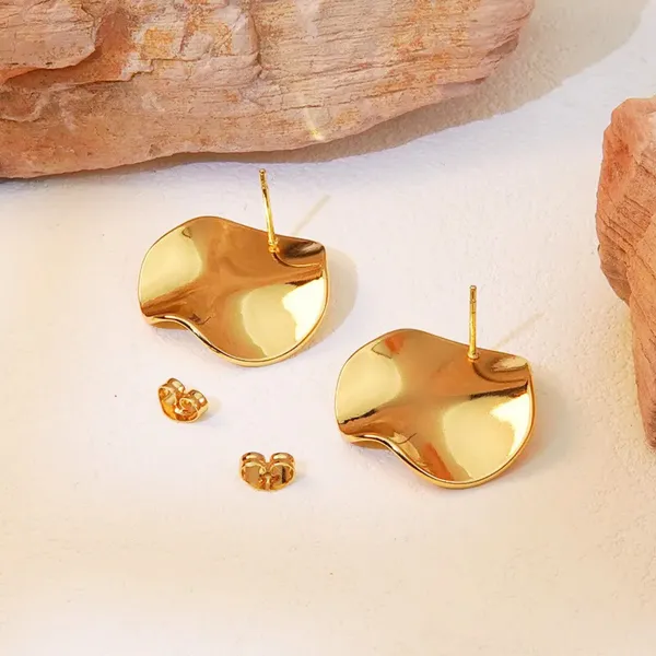 Curved_Round_Stud_Earrings