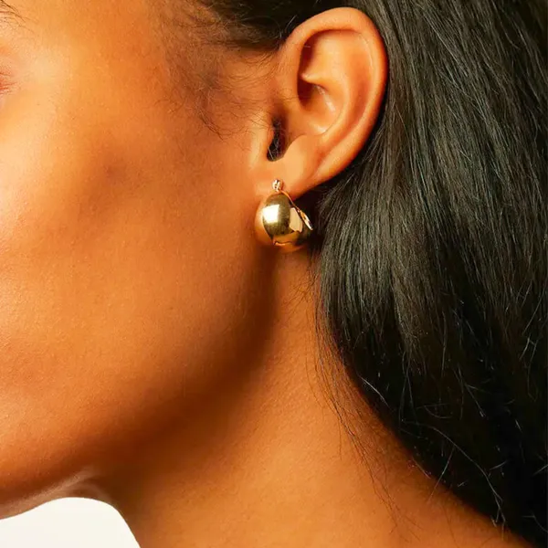 Golden_Chunky_Hoop_Earrings