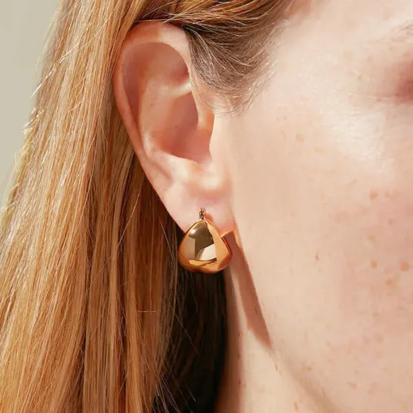 Golden_Chunky_Hoop_Earrings