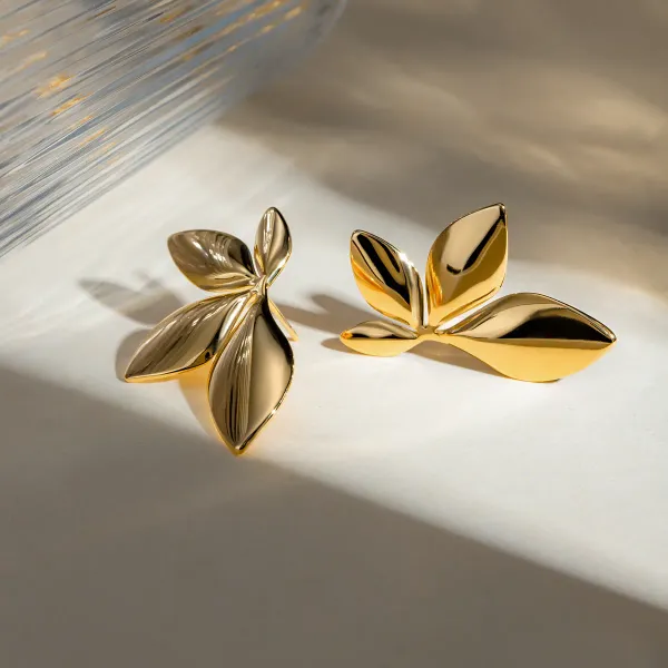 Leaf_Bold_Stud_Earrings