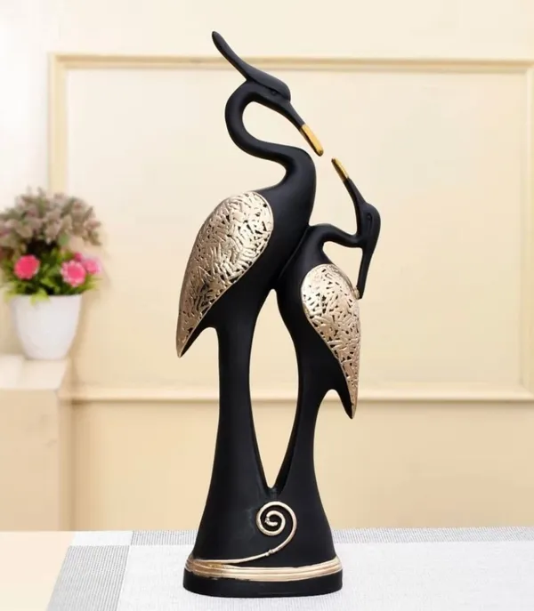 Black_&_Gold_Resin_Premium_&_Elegant_Handicraft_&_Artifact_Showpiece