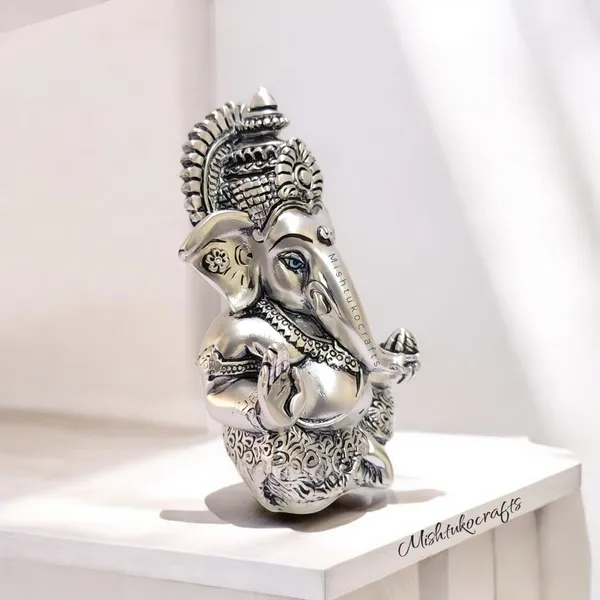 Silver_Resin_Premium_&_Elegant_Ganesha_Statue