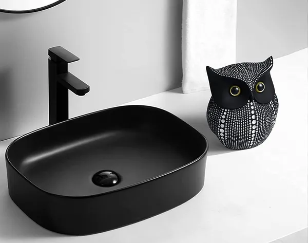 Black_Resin_Premium_&_Elegant_Handicraft_&_Artifact_Showpiece