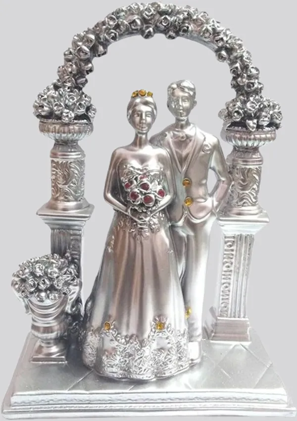Silver_Resin_Premium_&_Elegant_Couple_Statue