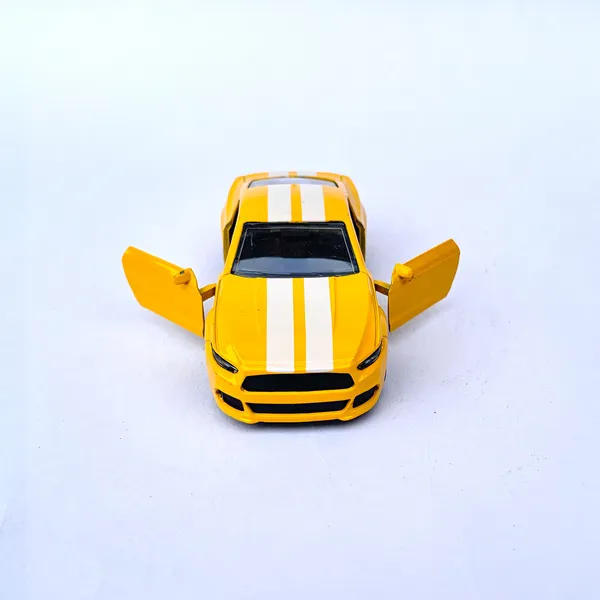 Diecast_Model_Car_1:32_Scale_Model_Mustang_GT_Sports_Metal_Alloy_Car_with_Pullback_and_Open_Doors_Toy_car_for_Kids_Adults_Collectible_and_Gift_(Yellow))