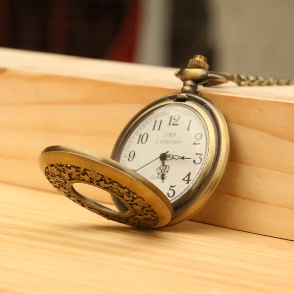 Vintage_Roman_Numerals_Pocket_Watch_,_Quartz__Watch_Necklace_With_Chain
