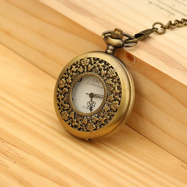 Vintage_Roman_Numerals_Pocket_Watch_,_Quartz__Watch_Necklace_With_Chain