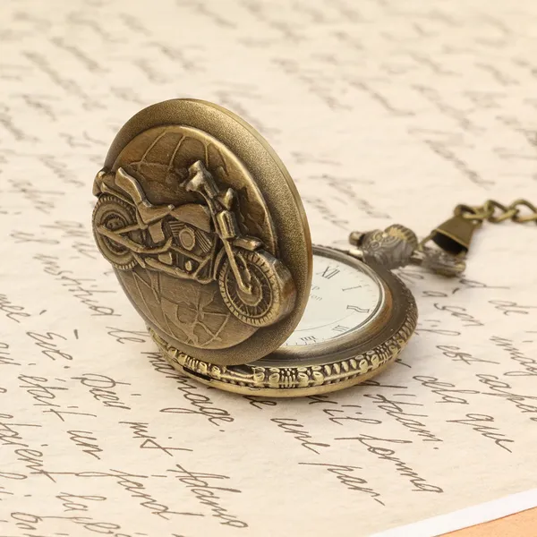 Vintage_Style_Bike_Theme_Watch_With_Roman_Numbers_&_Round_Dail_Quartz_With_Chain