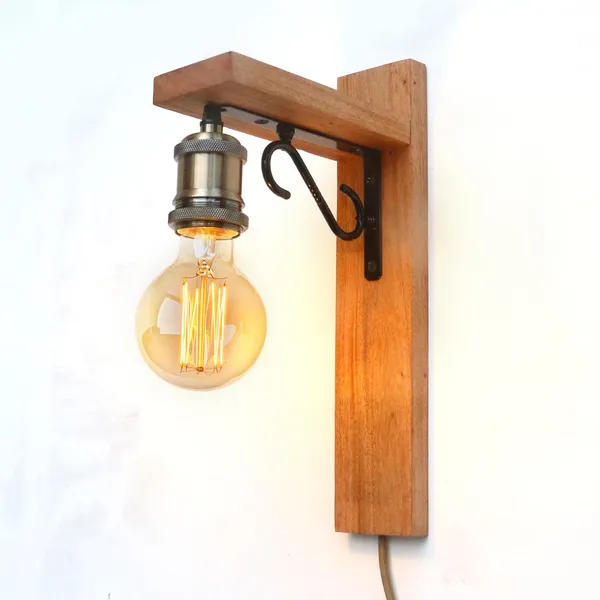 Light_Brown_Wood_Wall_Bulb_Lamp__Soft-tone_wood_lamp_with_modern_vibe