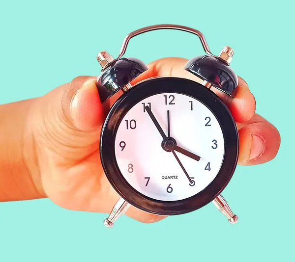 Black_Metal_Mini_Alarm_Clock__Bold_design_for_classic_alarm_functionality