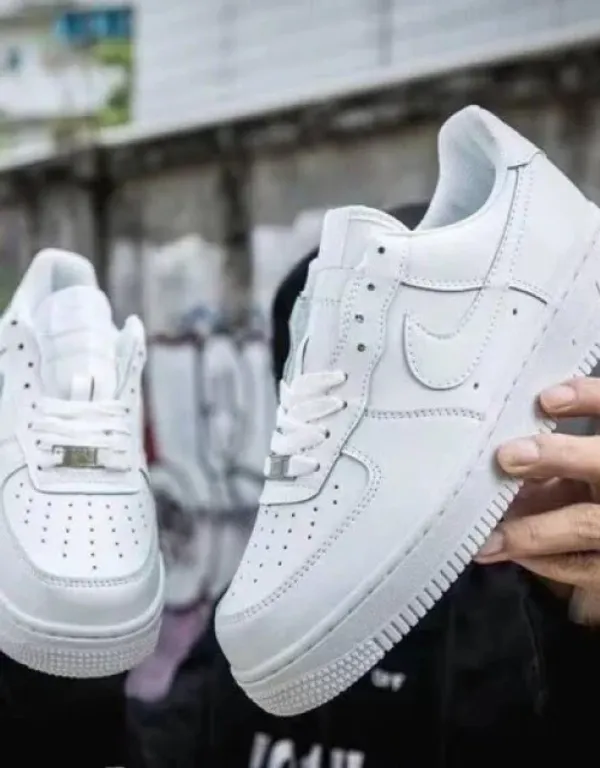 Mens_casual_white_sneaker