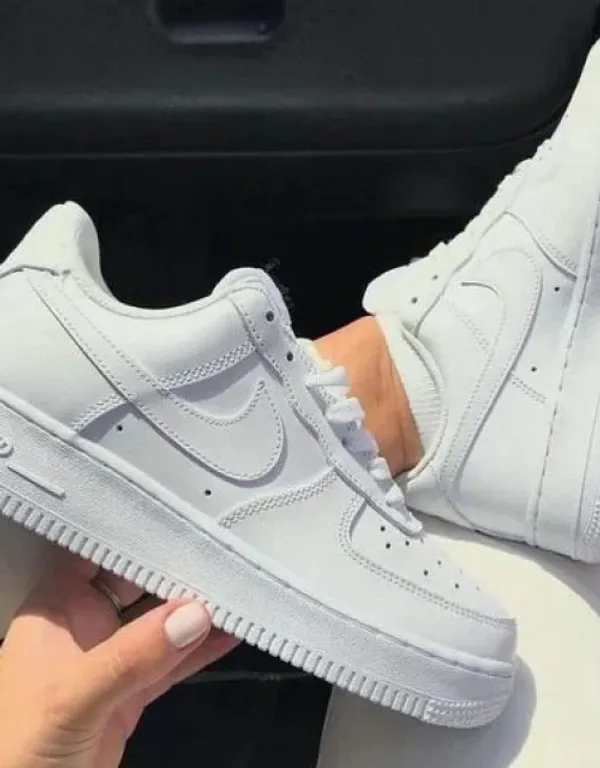 Mens_casual_white_sneaker