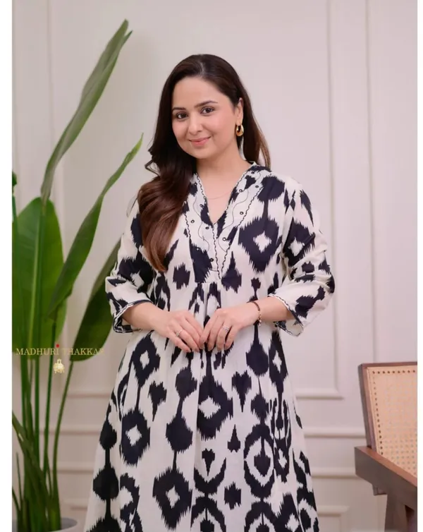Multicolor_Special_Regular_Fit_Premium_Cotton_Suit_Set_For_Women