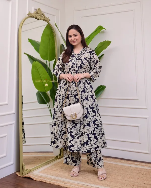 Multicolor_Special_Premium_Cotton_Suit_Set_For_Women