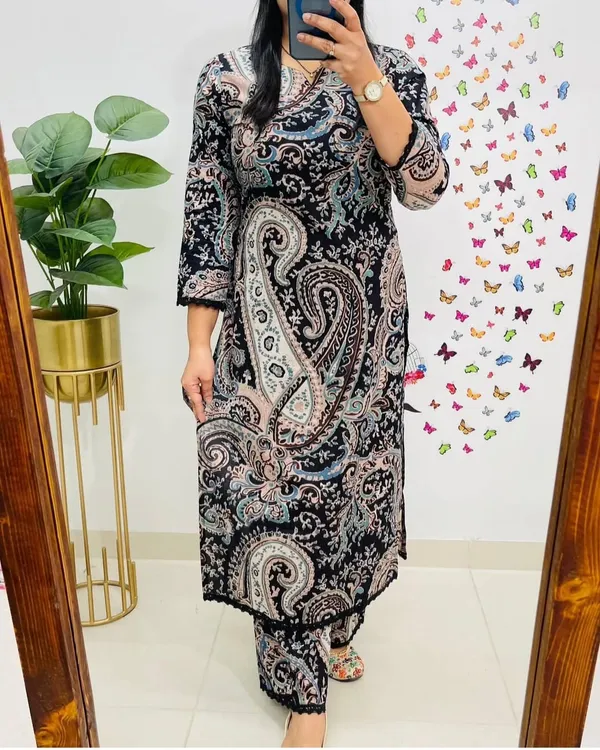Black_Trending_Regular_Fit_Kurti_With_Pant_Set_For_Women