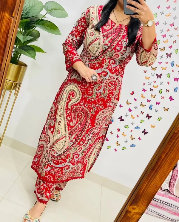 Maroon_Regular_Fit_Trending_Kurti_With_Pant_Set_For_Women