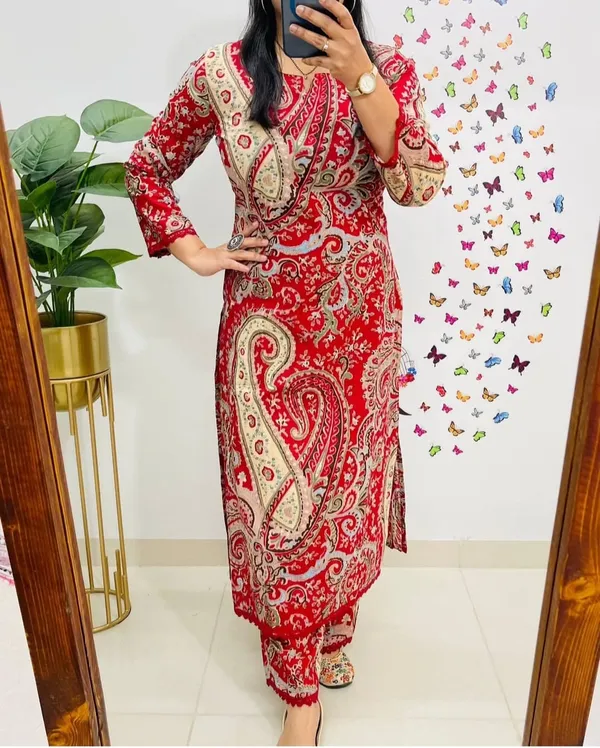Maroon_Regular_Fit_Trending_Kurti_With_Pant_Set_For_Women