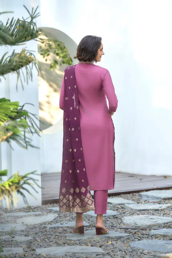 Baby_Pink_Classic_Embroidered_Kurti_Set_With_Jacquard_Touch_For_Women