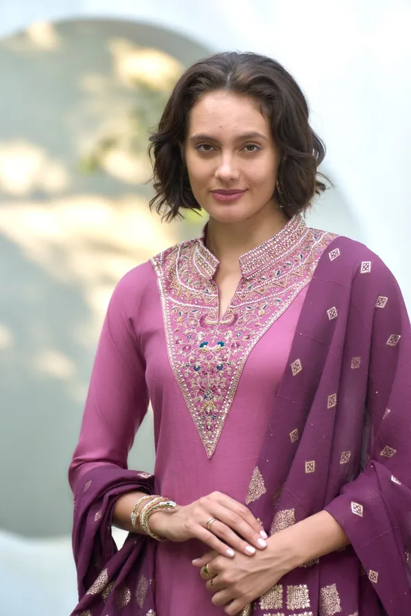 Baby_Pink_Classic_Embroidered_Kurti_Set_With_Jacquard_Touch_For_Women