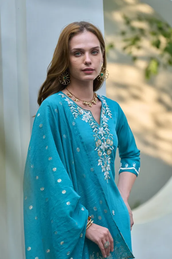 Sky_Blue_Lightweight_Kurti_Set_With_Organza_Butti_Dupatta_For_Women