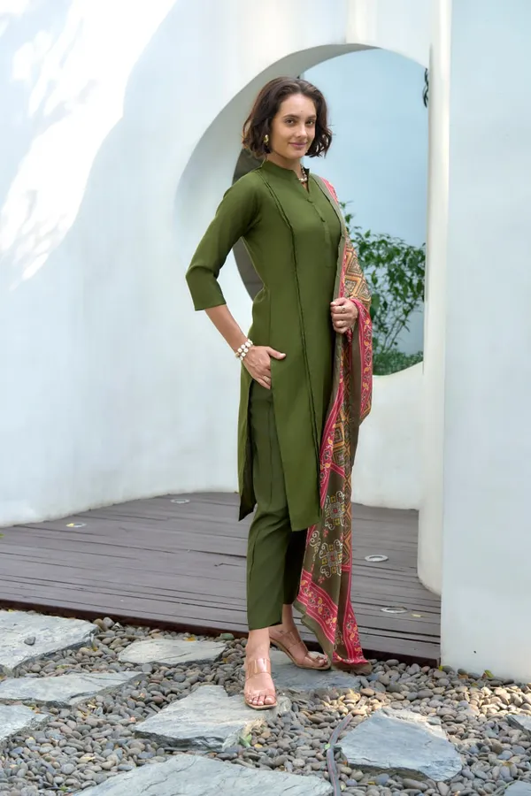 Green_Embroidered_Summer_Kurti_Set_With_Organza_Touch_For_Women