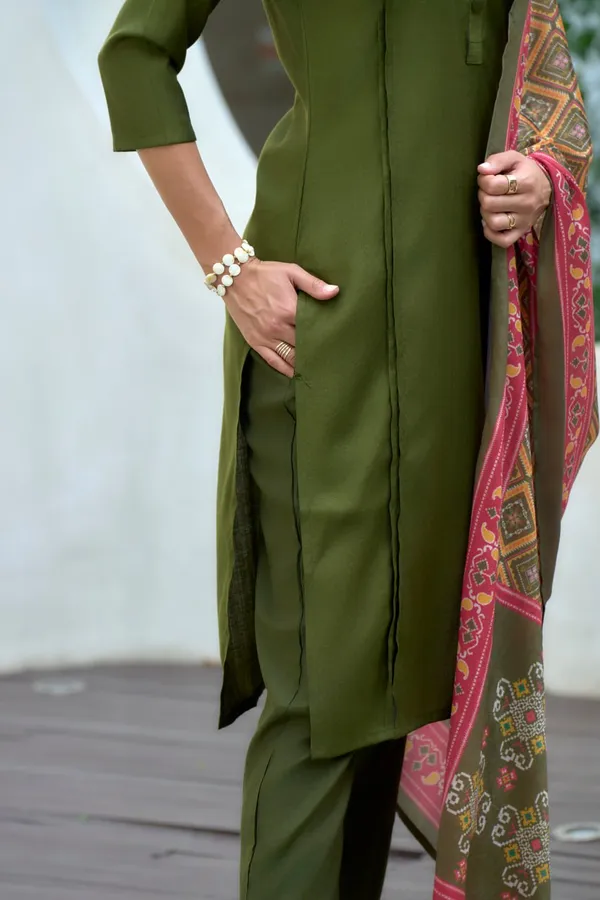 Green_Embroidered_Summer_Kurti_Set_With_Organza_Touch_For_Women