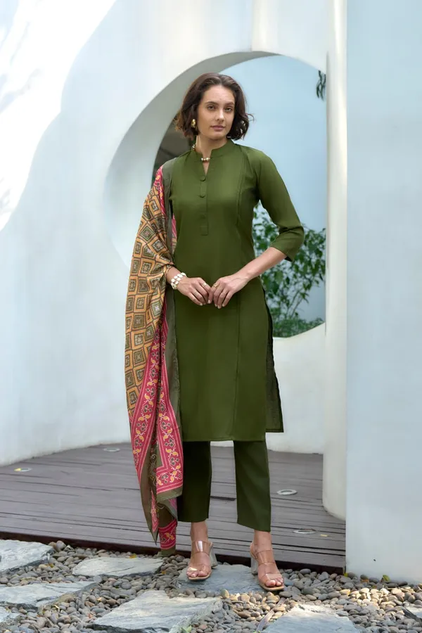 Green_Embroidered_Summer_Kurti_Set_With_Organza_Touch_For_Women