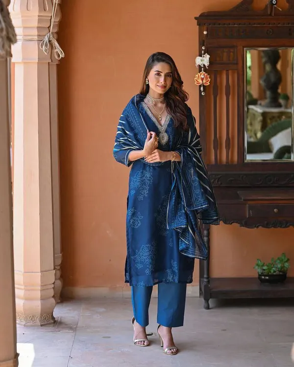 Blue_Sequined_Rayon_Kurti_Set