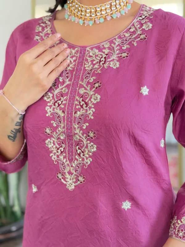 Orchid_Bloom_Chanderi_Kurta_With_Embellished_Dupatta