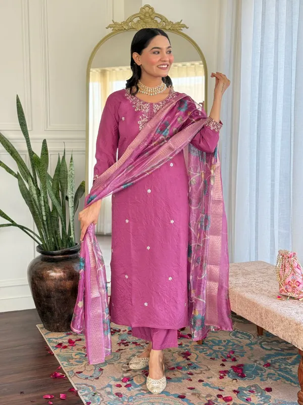 Orchid_Bloom_Chanderi_Kurta_With_Embellished_Dupatta