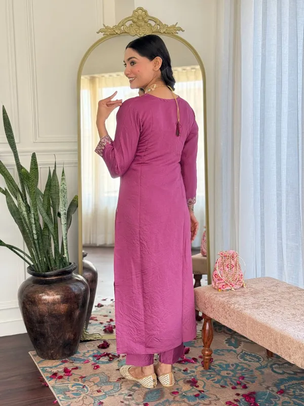 Orchid_Bloom_Chanderi_Kurta_With_Embellished_Dupatta