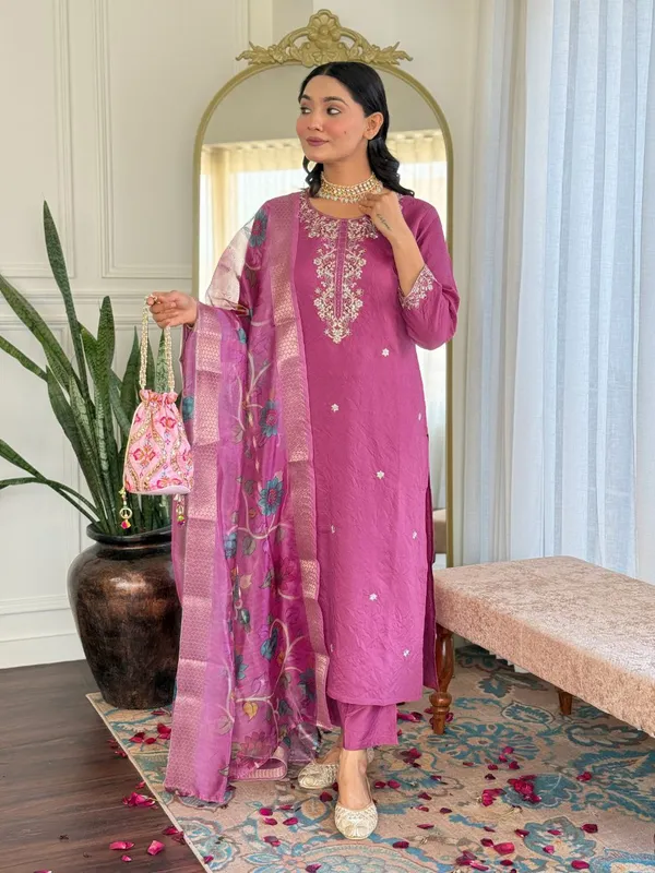 Orchid_Bloom_Chanderi_Kurta_With_Embellished_Dupatta